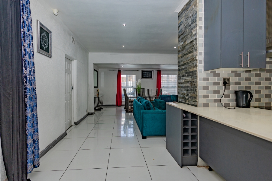 5 Bedroom Property for Sale in Vasco Estate Western Cape